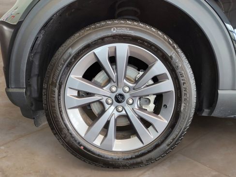 Used 2024 Ford Explorer XLT w/ Equipment Group 202A AWD/4WD image 31