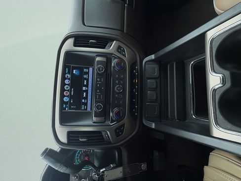 Used 2019 GMC Sierra 2500 Denali AWD/4WD image 19