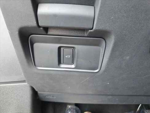 Used 2024 Land Rover Range Rover Evoque S image 23