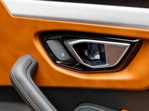 Used 2022 Lamborghini Urus image 51