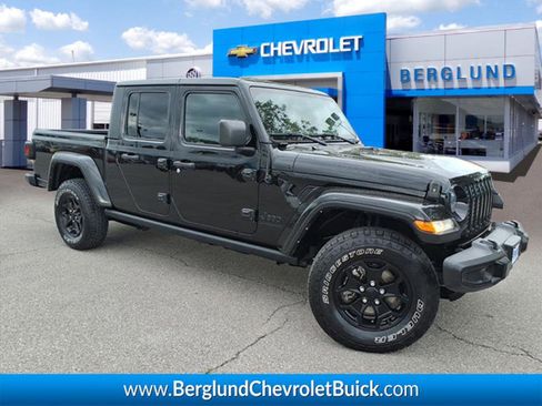 Used 2022 Jeep Gladiator Sport AWD/4WD image 1