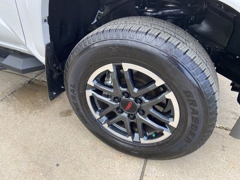 Used 2026 Toyota Tacoma TRD Sport RWD image 32