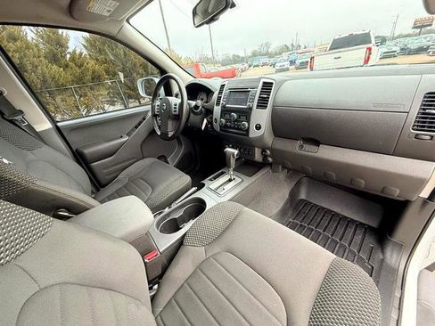 Used 2019 Nissan Frontier PRO-4X image 19