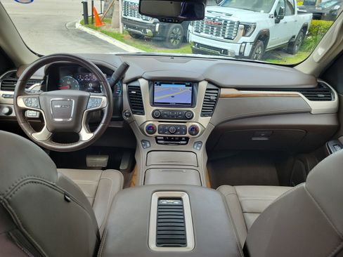 Used 2020 GMC Yukon Denali w/ Denali Ultimate Package AWD/4WD image 21