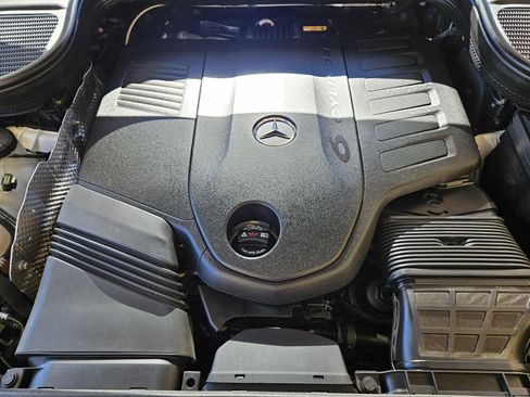 Certified 2025 Mercedes-Benz GLS 450 4MATIC image 33