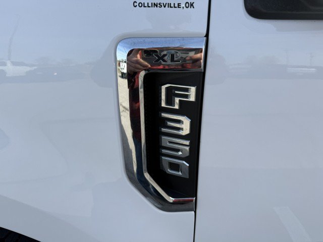 Used 2019 Ford F350 XL w/ Power Equipment Group AWD/4WD image 18