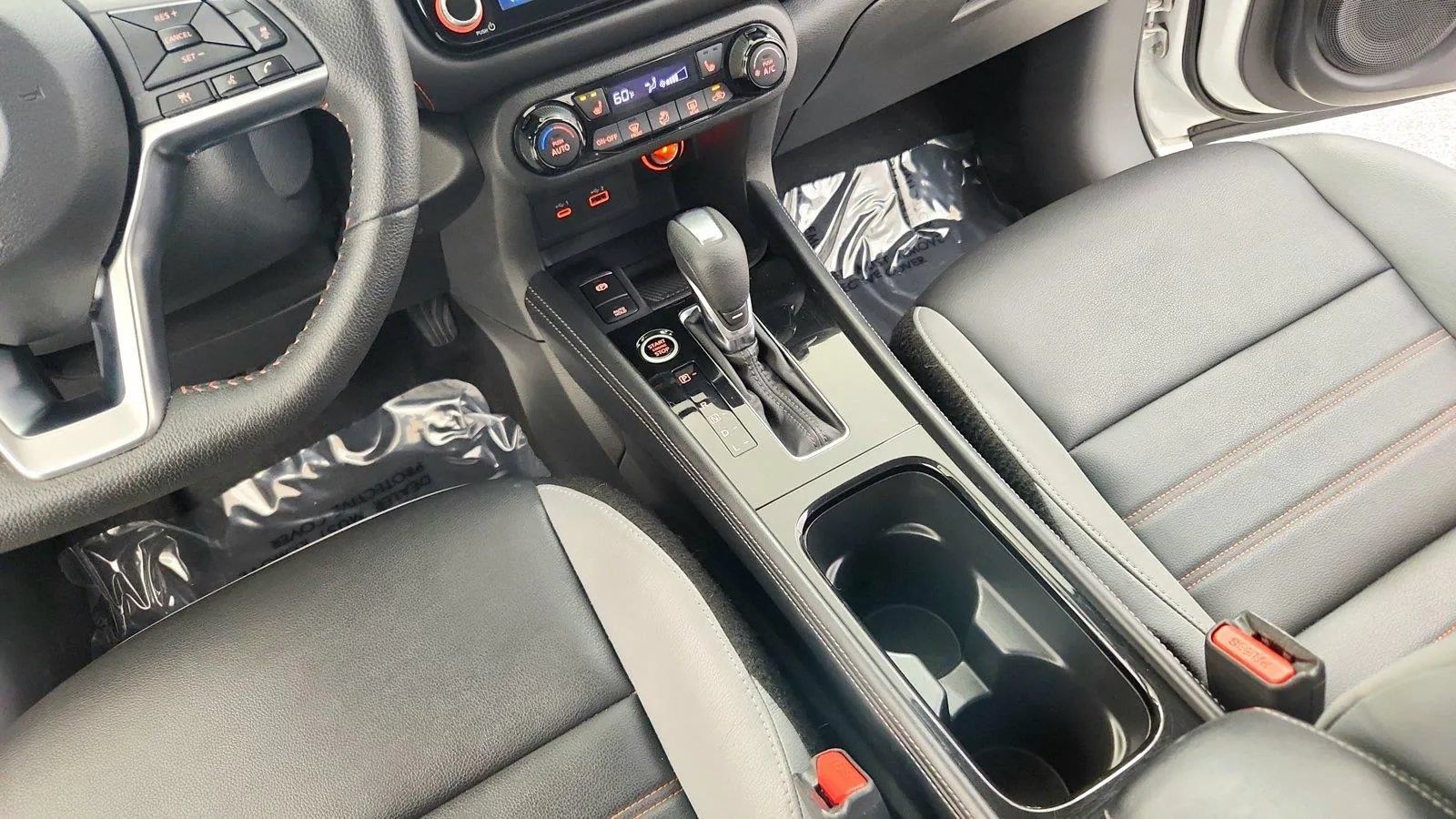 Used 2024 Nissan Kicks SR w/ SR Premium Package FWD image 26