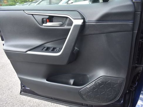 Used 2019 Toyota RAV4 XSE w/ XSE Weather Package AWD/4WD image 33