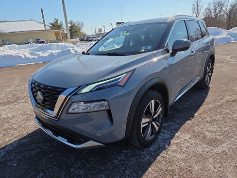 Used 2022 Nissan Rogue Platinum w/ Head-Up Display Package image 7