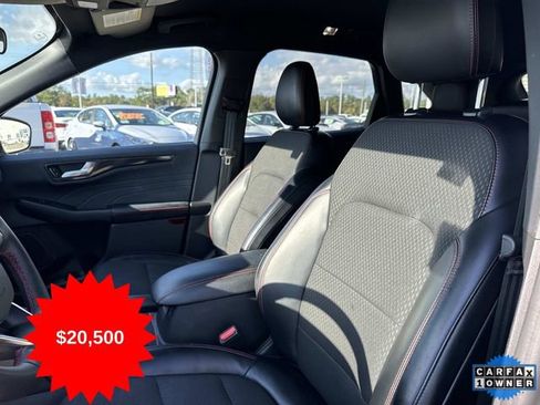 Used 2024 Ford Escape ST-Line w/ Cold Weather Package image 9