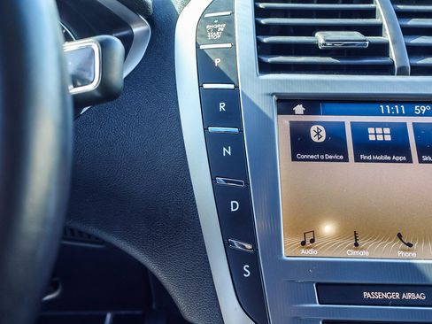 Used 2019 Lincoln MKZ Reserve image 11