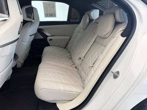 Used 2024 BMW 740i xDrive w/ Executive Package AWD/4WD image 14