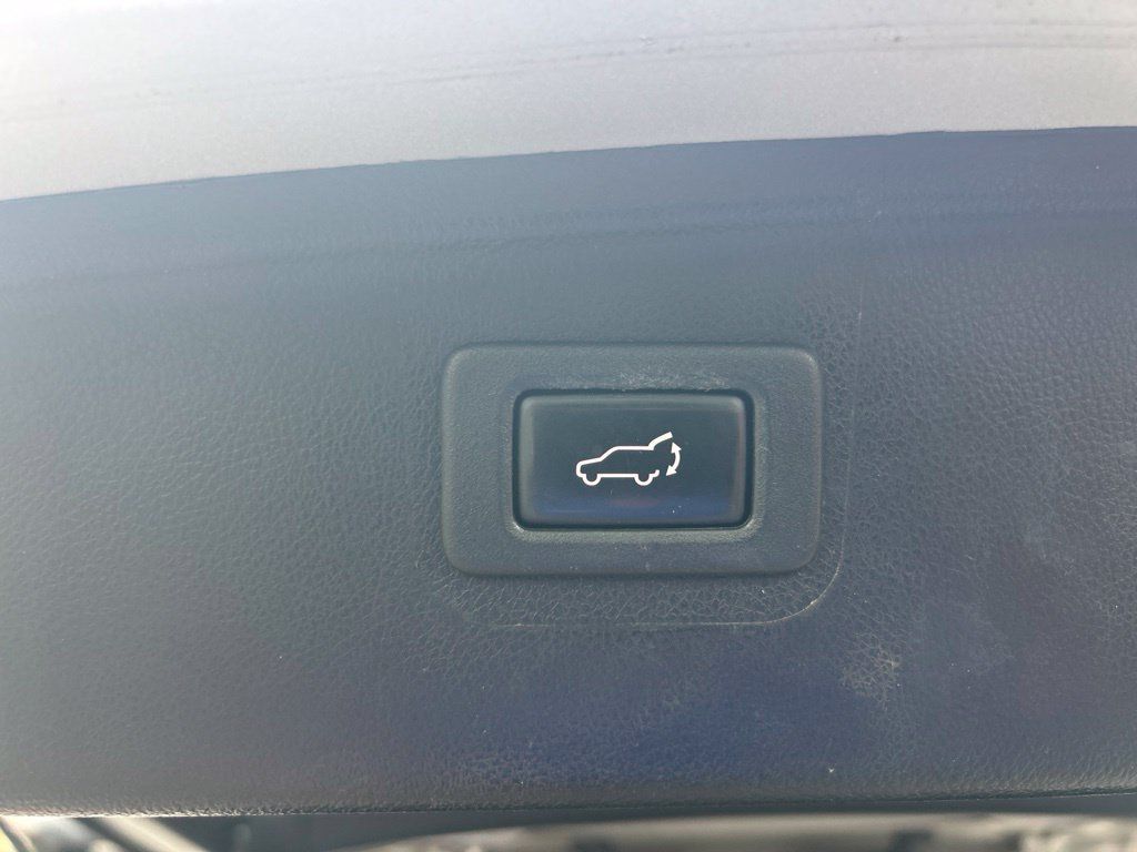 Used 2019 Subaru Outback 3.6R Limited AWD/4WD image 16