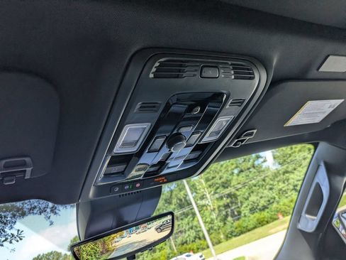 New 2026 Chevrolet Suburban Premier AWD/4WD image 26