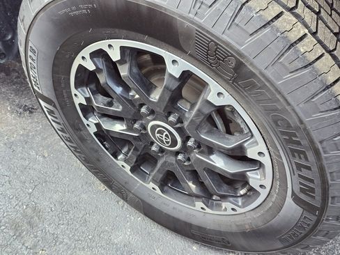 Used 2022 Toyota Tundra SR5 image 12