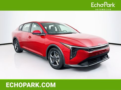 Used 2025 Kia K4 LXS image 1