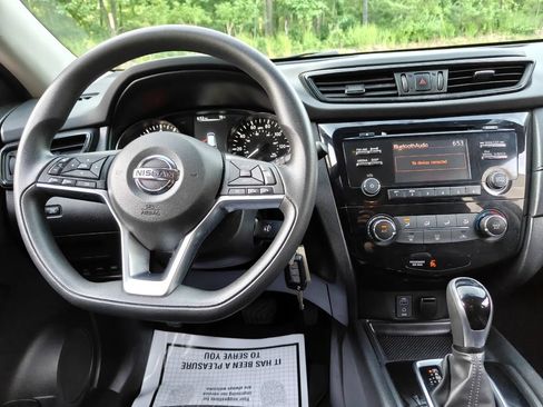 Used 2017 Nissan Rogue S AWD/4WD image 18