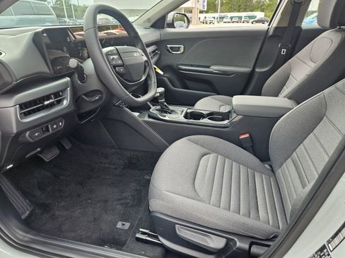 New 2025 Kia K4 EX image 7