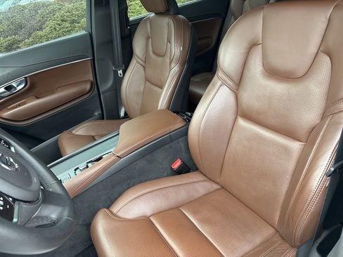 Certified 2023 Volvo XC90 B6 Ultimate w/ Protection Package Premier image 21