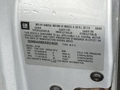 Used 2010 Chevrolet HHR LS image 24