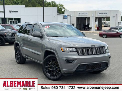 Used 2021 Jeep Grand Cherokee Laredo X AWD/4WD image 1