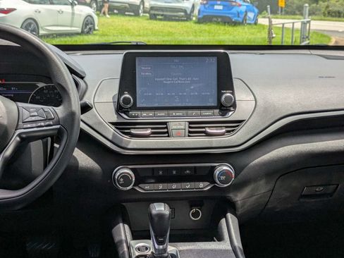 Used 2020 Nissan Altima 2.5 S FWD image 18