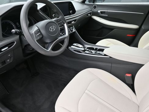 Used 2022 Hyundai Sonata SEL w/ Preferred Accessory Package image 10