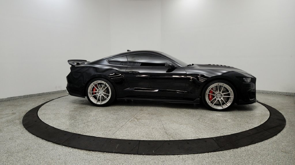 Used 2020 Ford Mustang Shelby GT500 w/ Technology Package RWD image 6