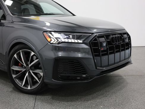 Used 2023 Audi SQ7 Prestige w/ Prestige Package AWD/4WD image 3