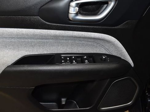 Used 2024 Jeep Compass Latitude image 26