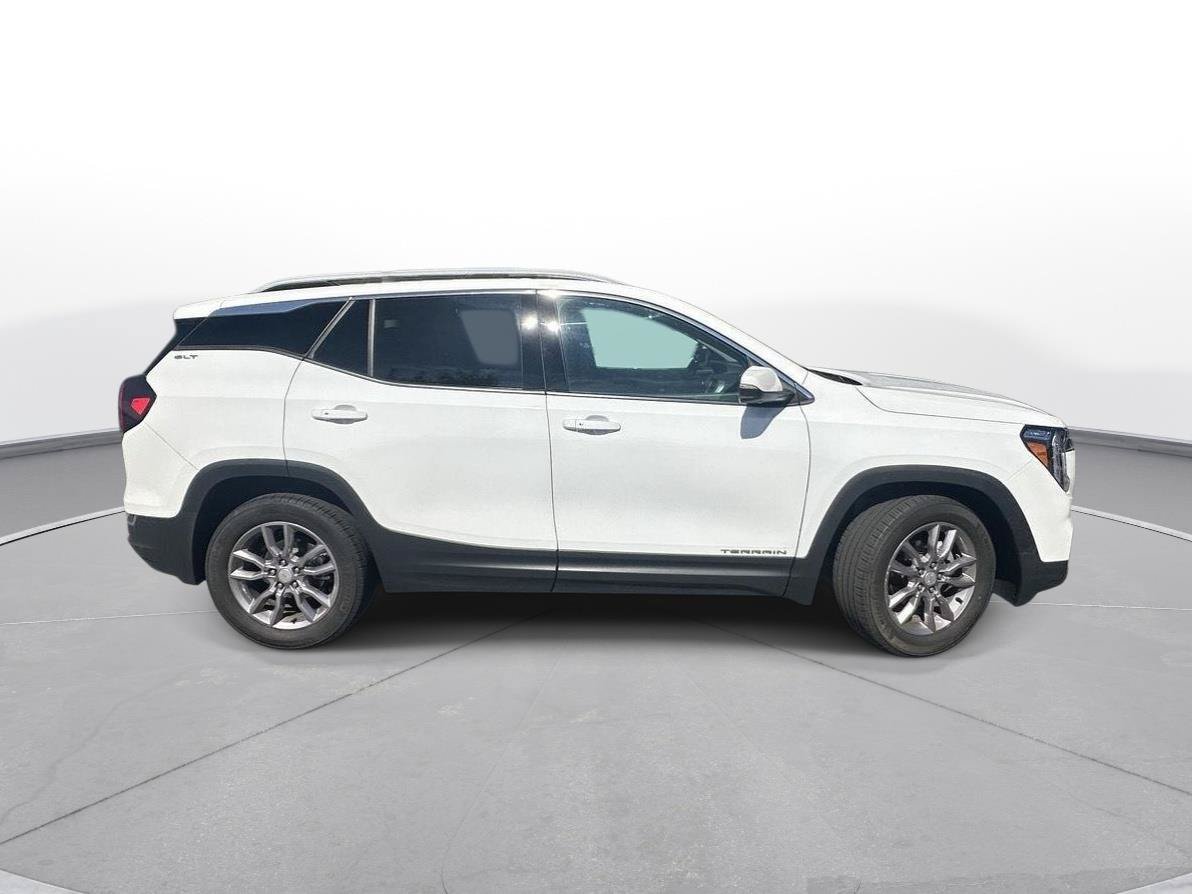 Used 2023 GMC Terrain SLT w/ Tech Package FWD image 5