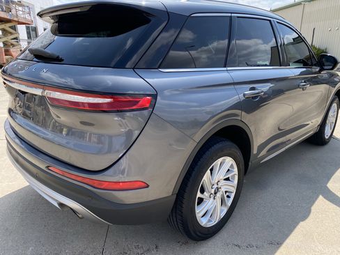 Used 2021 Lincoln Corsair FWD w/ Convenience Package image 12