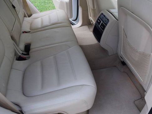 Used 2016 Volkswagen Touareg TDI AWD/4WD image 47
