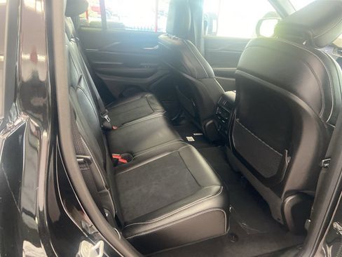 New 2025 Jeep Grand Cherokee 4WD image 19