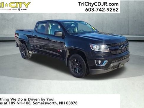 Used 2019 Chevrolet Colorado Z71 w/ Z71 Midnight Edition image 11