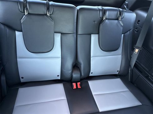 Used 2023 Ford Explorer XLT w/ Equipment Group 202A image 16