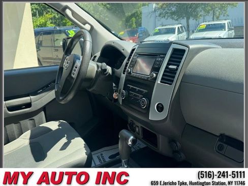Used 2015 Nissan Xterra 4WD image 24
