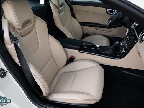 Used 2013 Mercedes-Benz SLK 250 image 12