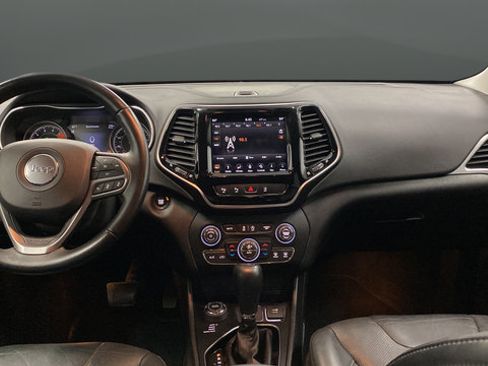 Used 2019 Jeep Cherokee Limited w/ Technology Group AWD/4WD image 11