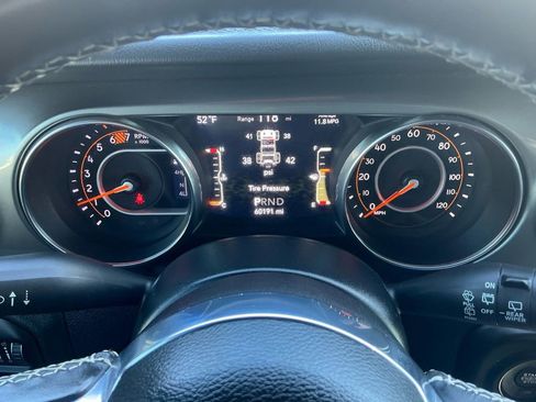 Used 2020 Jeep Wrangler Unlimited Sahara image 19