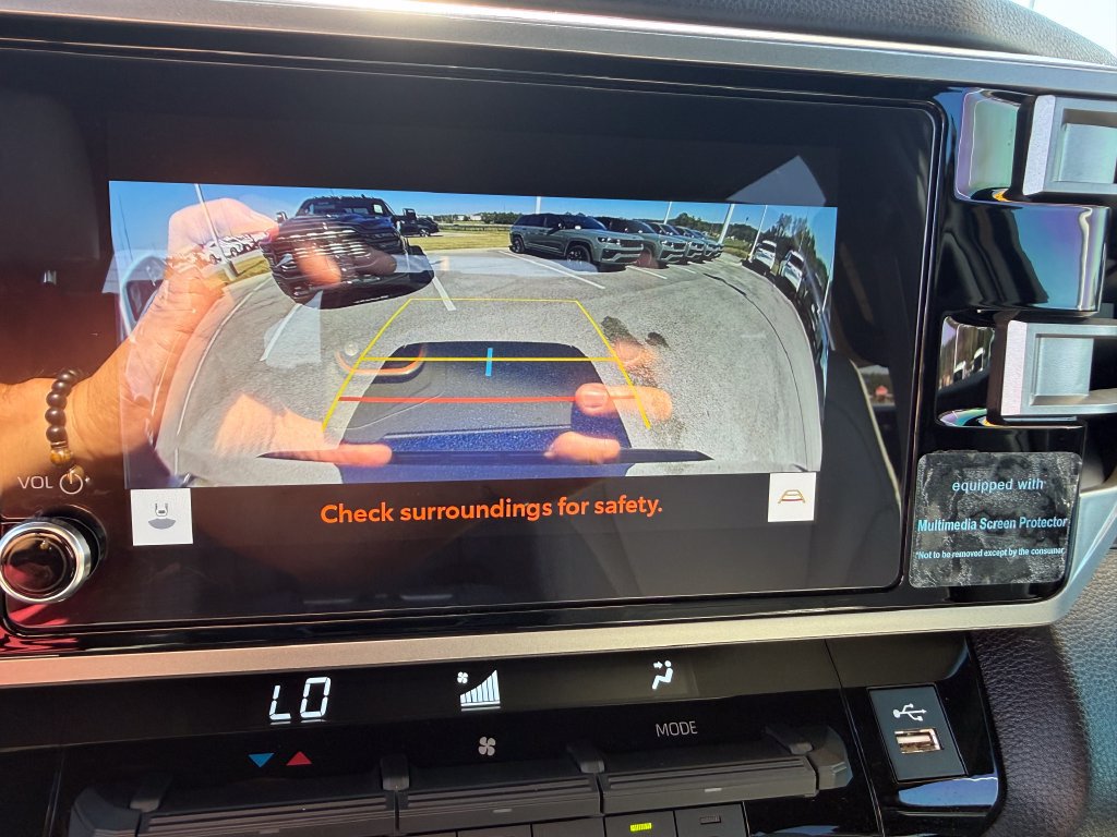 Used 2025 Toyota Tundra SR5 w/ SR5 Convenience Package AWD/4WD image 13