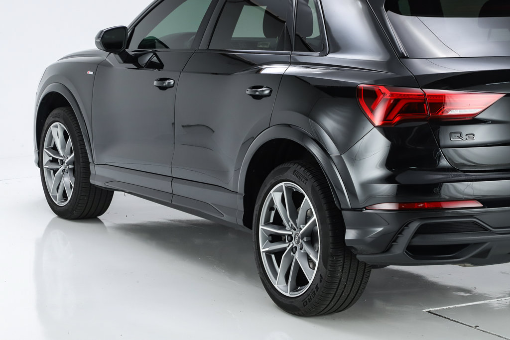 Used 2023 Audi Q3 2.0T Premium Plus w/ Premium Plus Package AWD/4WD image 12
