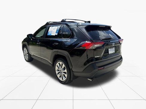 Used 2025 Toyota RAV4 XLE Premium AWD/4WD image 6