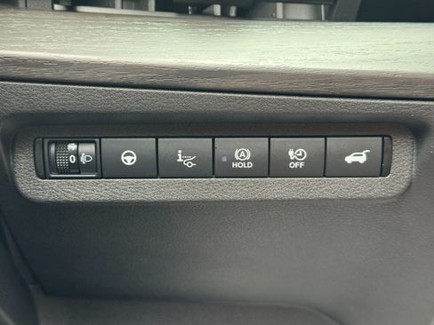Used 2025 Nissan Ariya FWD image 17