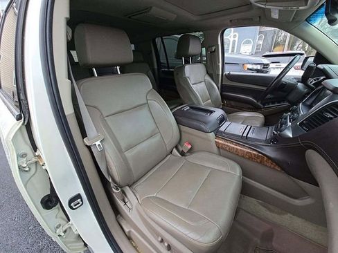 Used 2015 Chevrolet Suburban LTZ image 6