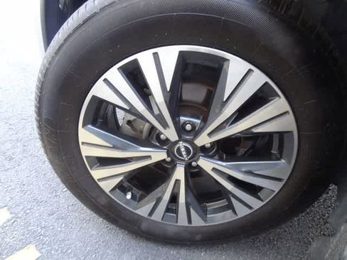 Used 2023 Nissan Rogue SV FWD image 35