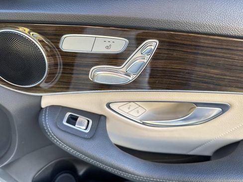 Used 2019 Mercedes-Benz C 300 Sedan image 15