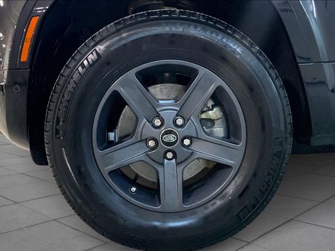 Used 2021 Land Rover Defender 110 image 10