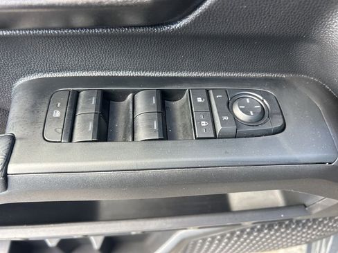 Used 2025 Toyota Tacoma SR w/ SR Upgrade Package image 4