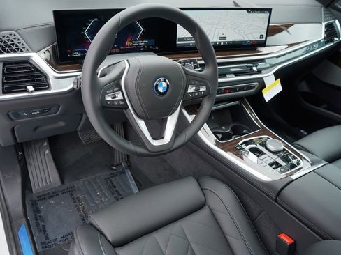 Used 2026 BMW X5 xDrive50e w/ Premium Package image 13